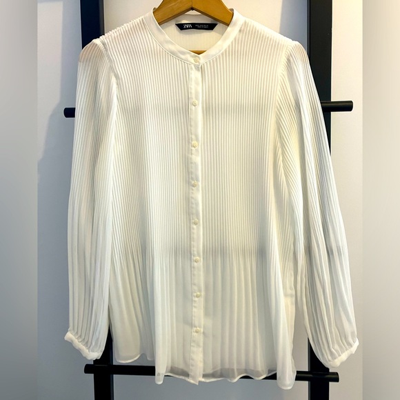 ❤️ Flowing blouse. Classic look. ZARA. - Picture 1 of 4